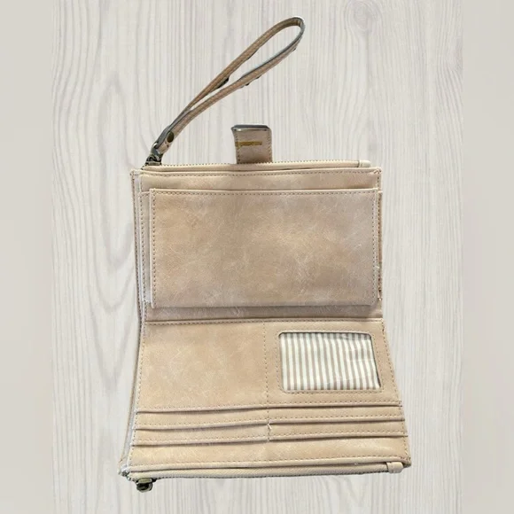 Tan Wallet - Picture 2 of 4